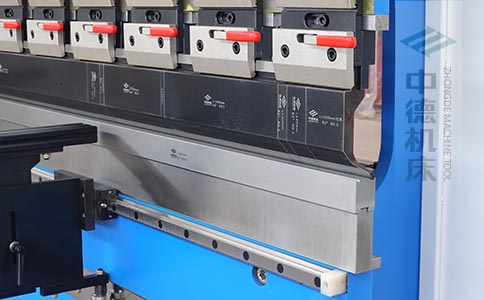 ZDPK-10025分段數控模具及高精度模具快夾，換模速度快5倍，加高型模托是門業制造專業配置.jpg