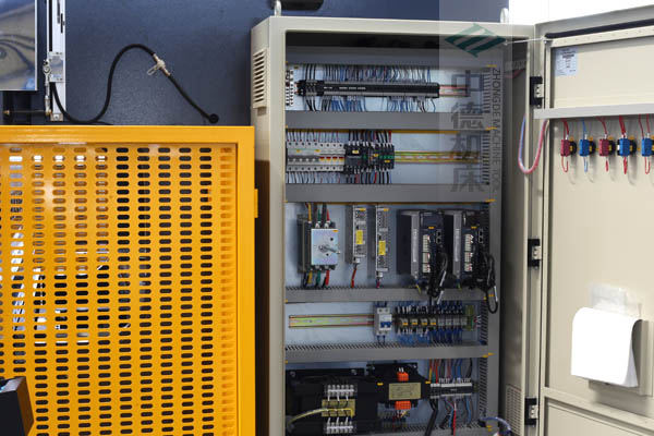 ZDPE8025-ESTUN原廠適配電氣箱總成，抗干擾能力強，電氣運行穩定.jpg